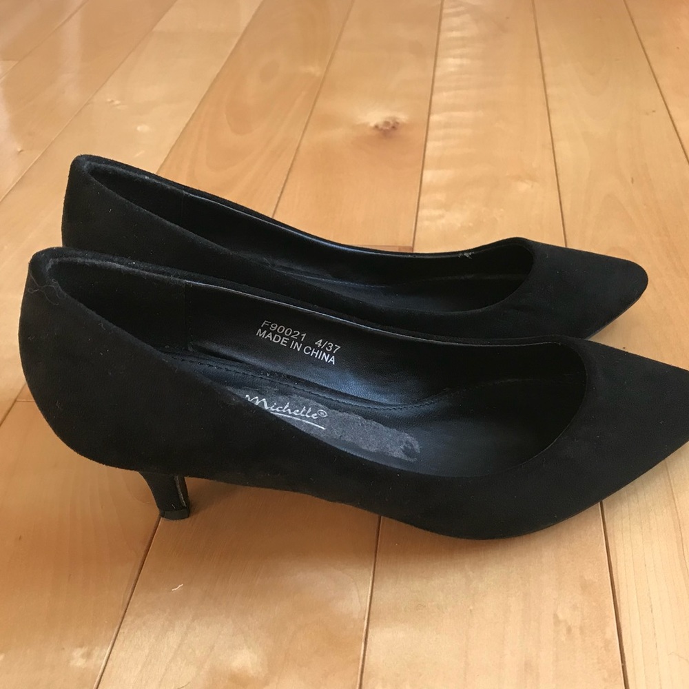 Gorgeous velvet black kitten heal shoes for party and formal occasions.